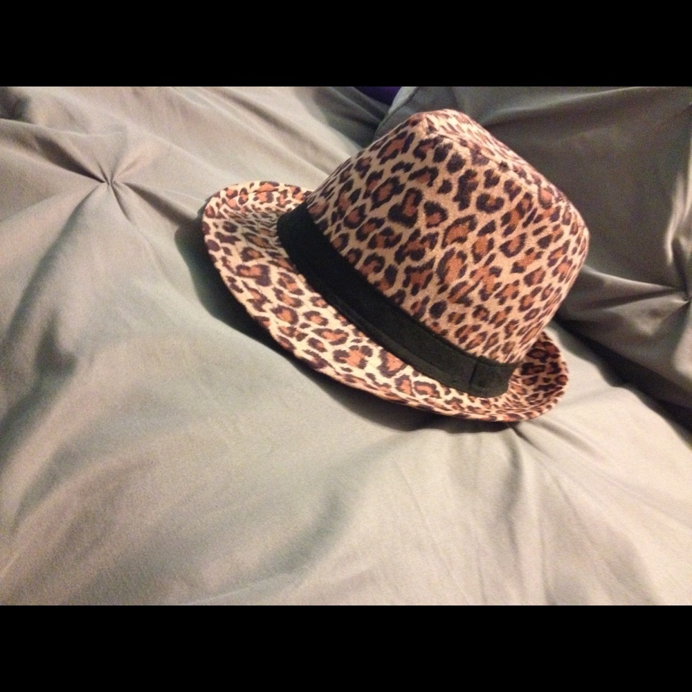 Super cute leopard print fadora